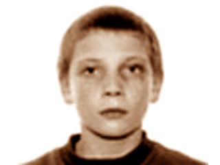 Михаил Ельшин, 1992 г. рождения, один из трех пропавших мальчиков, найден мертвым с признаками насильственной смерти (асфиксия) в районе населенного пункта Снегири