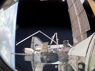 Экипаж шаттла Discovery на МКС не останется, так как теплозащитное покрытие шаттла в хорошем состоянии, сообщил во вторник командир экипажа МКС Сергей Крикалев