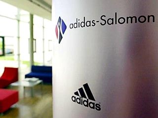 Adidas-Salomon AG, второй по величине в мире после Nike производитель спортивных товаров, покупает своего американского конкурента - Reebok International Ltd за 3,8 млрд долларов, говорится в пресс-релизе Adidas
