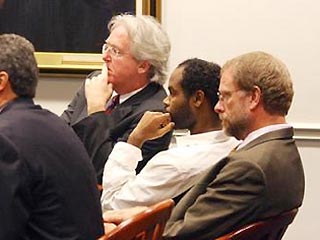 Дэрила Аткинса дважды приговаривали к смертной казни, однако адвокаты сумели доказать в Верховном Суде, что исполнение такого приговора в отношении умственно отсталого человека противоречит конституции США