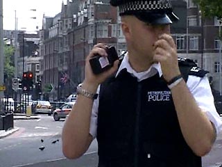 Правоохранительные органы Великобритании предъявили в воскресенье еще двум подозреваемым обвинения в попытке совершения 21 июля терактов в Лондоне