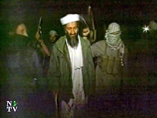 В ноябре 2001 года в заснеженных горах неподалеку от Джелалабада, когда талибы и "Аль-Каида" покидали Афганистан, Хамид Мир, личный биограф Усамы бен Ладена, видел, как "каждый член организации уносил с собой вместе с Калашниковым компьютер"