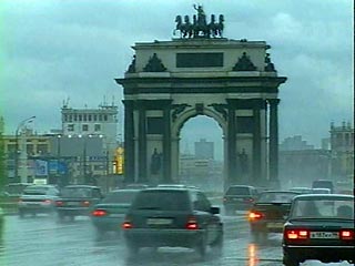 Во второй половине дня во вторник в столичном регионе ожидаются кратковременные дожди и грозы, сообщили в московском Гидрометеобюро. Температура воздуха в столице составит плюс 27-29 градусов, в Подмосковье - плюс 25-30