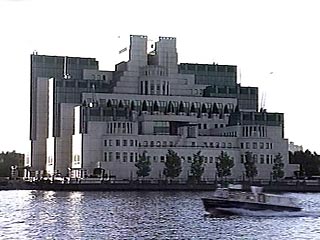 Британская разведка MI-6 намерена нарушить вековую традицию и приступить к открытой вербовке шпионов. Это решение принимается в связи с неожиданным развитием событий после терактов смертников в Лондоне 7 июля