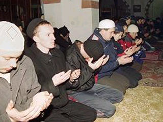 Истинных мусульман среди новообращенных - единицы, считают в Центральном духовном управлении