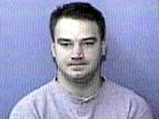 В США так называемый снайпер из Огайо, психически больной Чарльз Маккой приговорен к 27 годам тюремного заключения за серию атак автомобилей на шоссе