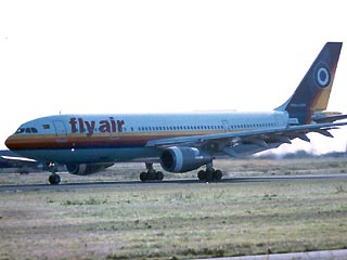Турецкий авиалайнер с 300 пассажирами на борту экстренно сел в аэропорту Будапешта после отказа двигателя