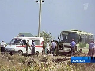 Автобус со ставропольскими милиционерами был подорван в четверг в Дагестане на автодороге Каспийск - Махачкала около 13:00 по московскому времени