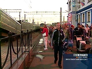 На Ярославском вокзале в Москве в пятницу утром произошел инцидент. Один вагон сошел с рельсов при столкновении с платформой. Пострадавших нет