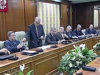 На заседании в четверг парламентская комиссия по расследованию причин и обстоятельств теракта в Беслане рассмотрит ряд новых документов, которые поступили в ее распоряжение за последнее время