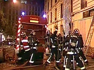 Крупный пожар произошел в пятницу утром во французской столице. В 13-м округе Парижа загорелось жилое здание