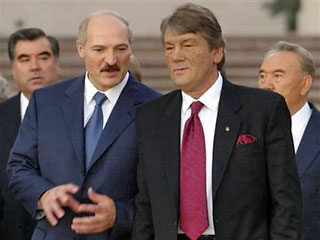 Ющенко и Лукашенко на саммите СНГ подтвердили готовности решать проблемы в отношениях Украины и Белоруссии