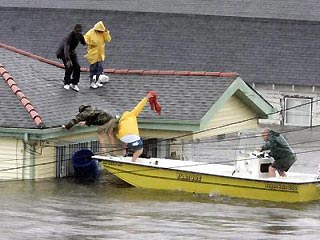 По меньшей мере 100 человек погибли в результате мощнейшего урагана "Katrina"