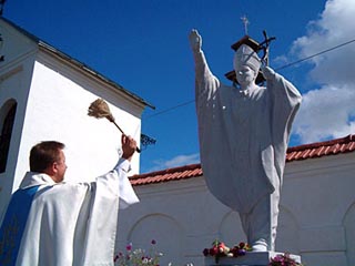 В Белоруссии установлен памятник Папе Римскому Иоанну Павлу II