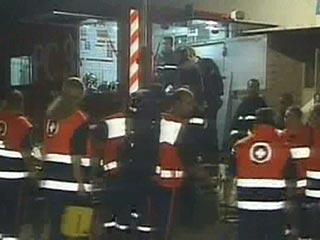 Ночной пожар в 18-этажном здании в Париже - погибли 16 человек