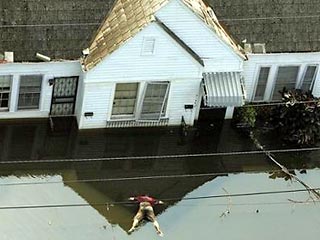 В американский штат Луизиана, где в настоящее время идет подсчет погибших от урагана Katrina и вызванного им наводнения, отправлены 25 тысяч пластиковых мешков для трупов