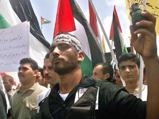 Большинство палестинцев уверены, что Израиль ушел из Газы благодаря интифаде