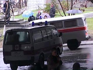 В Хабаровске опрокинулся автобус: 4 пострадавших