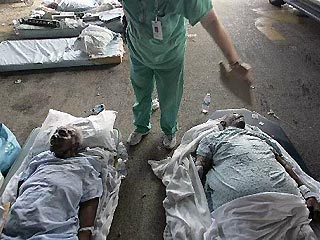 Группа спасателей обнаружила в одной из больниц Нового Орлеана тела 45 в большинстве своем пожилых пациентов