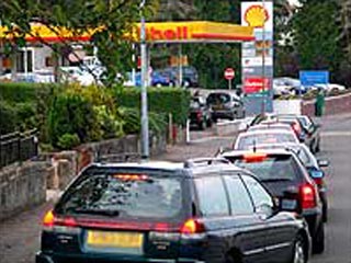 В Великобритании усиливается "бензиновая паника"