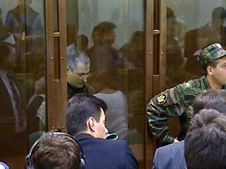 Единственный оставшийся защитник Михаила Ходорковского Генрих Падва не явился на заседание Мосгорсуда из-за внезапной болезни, а именно обострения хронического заболевания