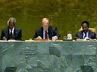 В Нью-Йорке открылась сессия Генеральной Ассамблеи ООН. Глава этой организации Кофи Аннан в своем выступлении призвал членов ООН выполнить договоренности, достигнутые на саммите, приуроченном к 60-летию Организации Объединенных Наций