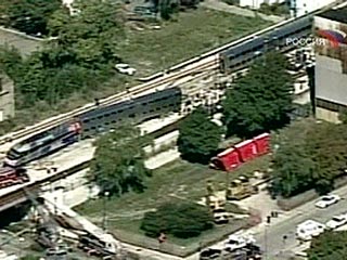 В США в районе города Чикаго (штат Иллинойс) сошел с рельсов поезд, есть пострадавшие