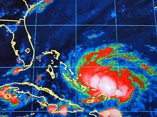 Как сообщает в понедельник телекомпания ABC, в южной части Флориды на низколежащих островах объявлены ураганное предупреждение и эвакуация туристов и всех приезжих
