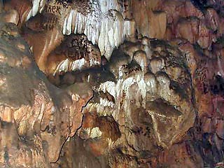 Археологи обнаружили на йеменском острове Сокотра в Индийском океане пещеру глубиной семь километров. Это самая уникальная подобная находка, сделанная в регионе за последнее время, говорят ученые