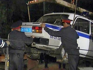 В Ингушетии во вторник вечером неизвестные из автоматического оружия обстреляли автомобиль оперативных работников МВД республики, сообщил "Интерфаксу" источник в правоохранительных органах Ингушетии