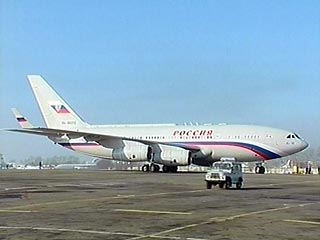 У президентского лайнера Ил-96 могли отказать не только тормоза. Специалисты Ространснадзора и Роспрома обнаружили у самолета такие дефекты, которые, по оценке экспертов, при определенных обстоятельствах могли бы привести к инциденту в воздухе