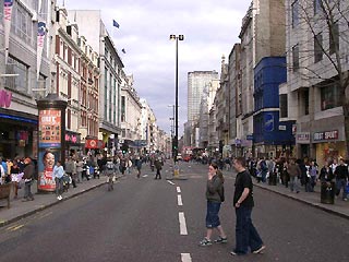 Главная улица Лондона впервые за 200 лет стала полностью пешеходной