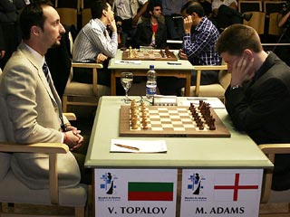 На чемпионате мира по шахматам, проходящем в эти дни в аргентинской провинции Сан-Луис, лидерство захватил Веселин Топалов. В четвертом туре первенства он одержал победу над вице-чемпионом англичанином Майклом Адамсом