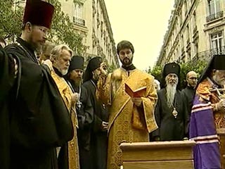 Молебен за упокой генерала Деникина и философа Ивана Ильина в Париже