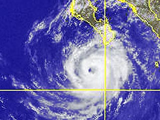 Синоптики порадовали калифорнийцев радостной новостью. Ураган "Отис", надвигавшийся на Калифорнию, значительно потерял в силе и, как результат, ему присвоена гораздо более низкая категория тропического циклона