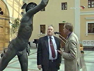 В Государственном музее-заповеднике "Павловск" в пятницу состоится торжественная церемония открытия возвращенной в Россию скульптуры "Летящий Меркурий"