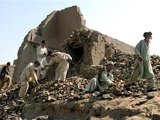 Землетрясение в Азии - погибших больше тысячи