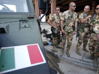 Военнослужащий итальянского контингента в Афганистане, скончавшийся во вторник на базе Camp Invicta под Кабулом, был случайно убит сослуживцем. Об этом сообщил во вторник вечером официальный представитель итальянского контингента полковник Массимо Джирауд