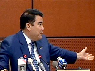 Сапармурат Ниязов в жесткой форме напомнил Украине о долге на полмиллиарда долларов и окончательно развеял их чаяния на продление газового контракта после 2006 года