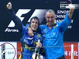 Выиграв Гран-При Китая, Фернандо Алонсо обеспечил победу команды "Рено" в Кубке Конструкторов