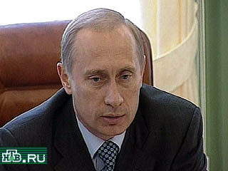 Президент России Владимир Путин неожиданно покинул Мурманскую область