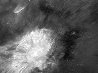 Американские ученые с помощью телескопа Hubble обнаружили на луне минералы, из которых можно получать кислород