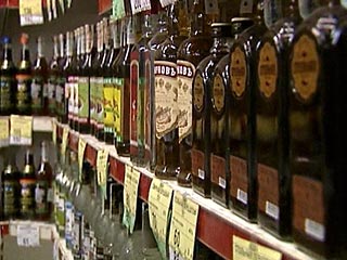 С 1 января количество магазинов, где продают алкоголь, значительно уменьшится. C нового года торговать алкоголем крепче 15 градусов будет запрещено индивидуальным предпринимателям