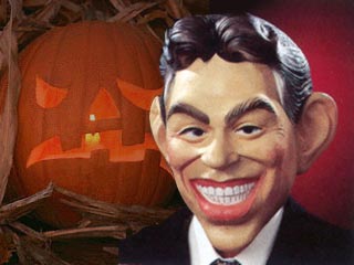 Британцы на Хеллоуин скупают маски с изображением Тони Блэра