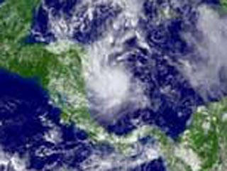 Урагану "Бета", приближающемуся к Никарагуа, присвоена третья категория