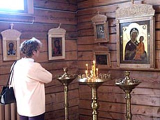Более половины  россиян  верят  в  Бога,  треть - в судьбу