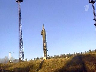 Произведенный накануне запуск ракеты "Тополь-М" показал, что использованная новейшая боеголовка может преодолевать противоракетную оборону США, утверждают российские военные