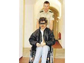 В Германии суд конфисковал у парализованного инвалида коляску за вождение ее в пьяном виде