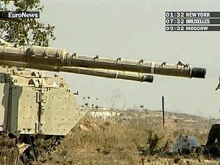 Израильская артиллерия в четверг обстреляла спорный район на юге Ливана, передает ливанская радиостанция "Голос Ливана"