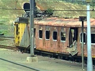 В ЮАР, разгневанные 20-минутной задержкой, пассажиры сожгли три поезда